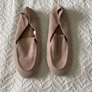 Women’s flats